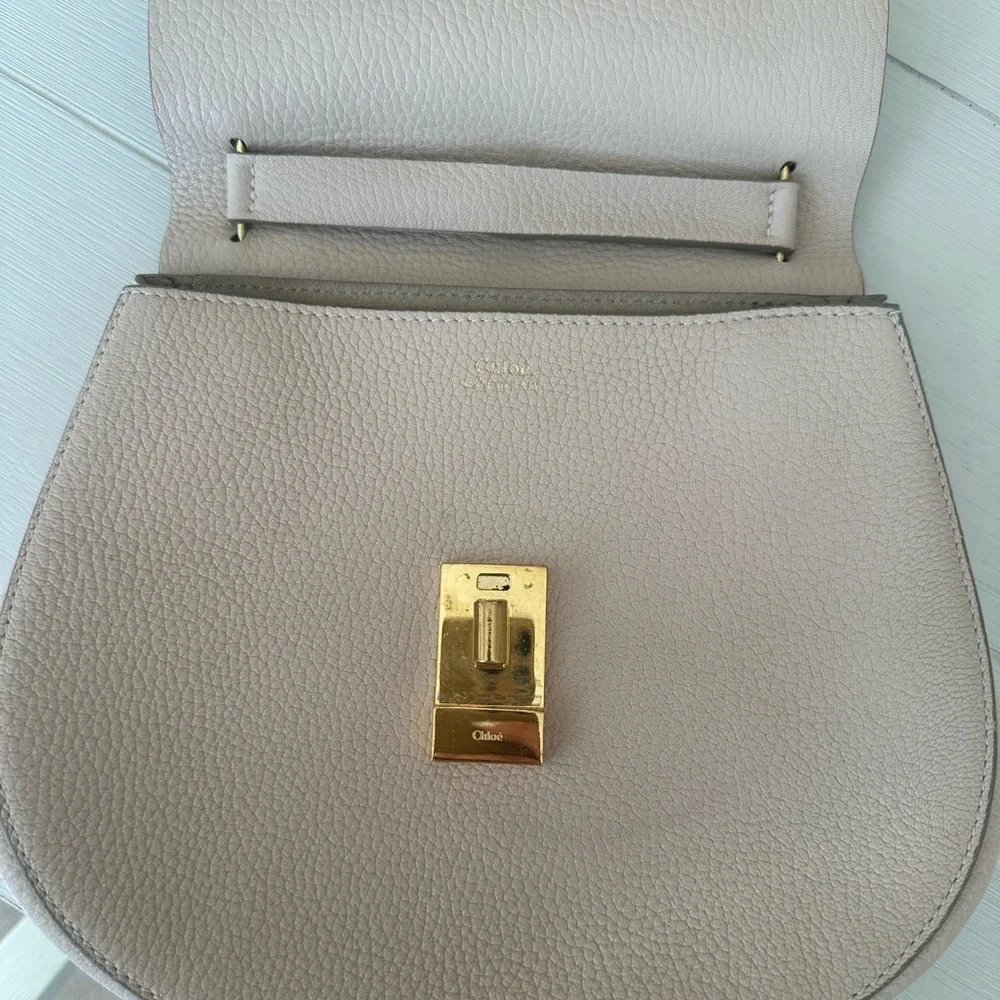 Chloe Beige Crossbody Bag with Gold Chain - Picture 4 of 8